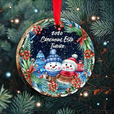 Alternative view of Indragostiti de Craciun - Decoratiune din lemn personalizata cu fotografie pentru pomul de Craciun