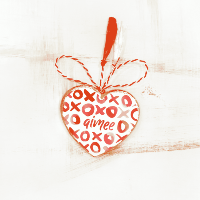 Alternative view of Martisor Personalizat  XOXO  Watercolor  Hugs and Kisses - Vintage Gold