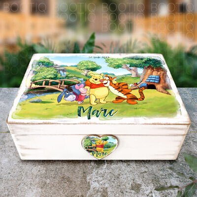 Cutie din Lemn Handmade Winnie the Pooh - Cutie din Lemn Personalizata Handmade pentru Amintiri, Botez sau Aniversare